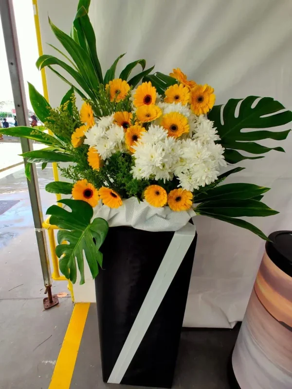 sympathy wreath webp